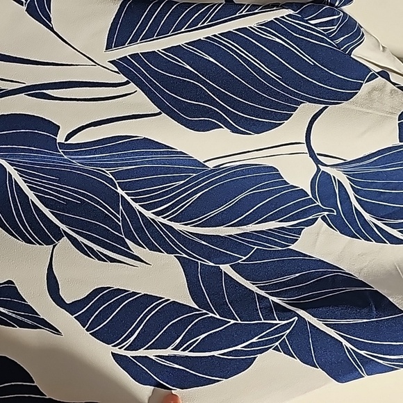 Liz Claiborne women's 20 W. Pants with tie in front White with blue leaves Comfy - Picture 3 of 7